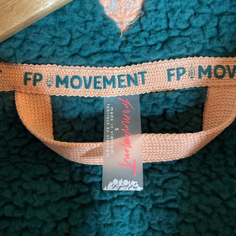 Free People Movement Mountain High Pullover Fleece active sweater Small chic - Picture 2 of 10
